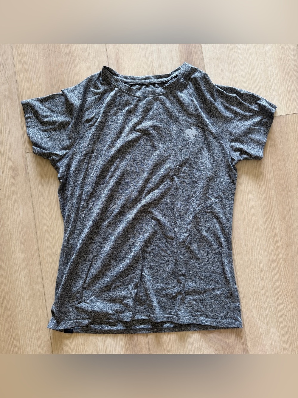 Rabbit Women's Gray Heather Performance Tee - Unbranded